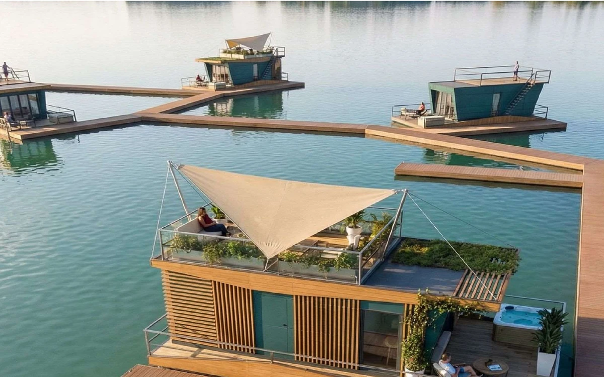 Yacht-House v marině